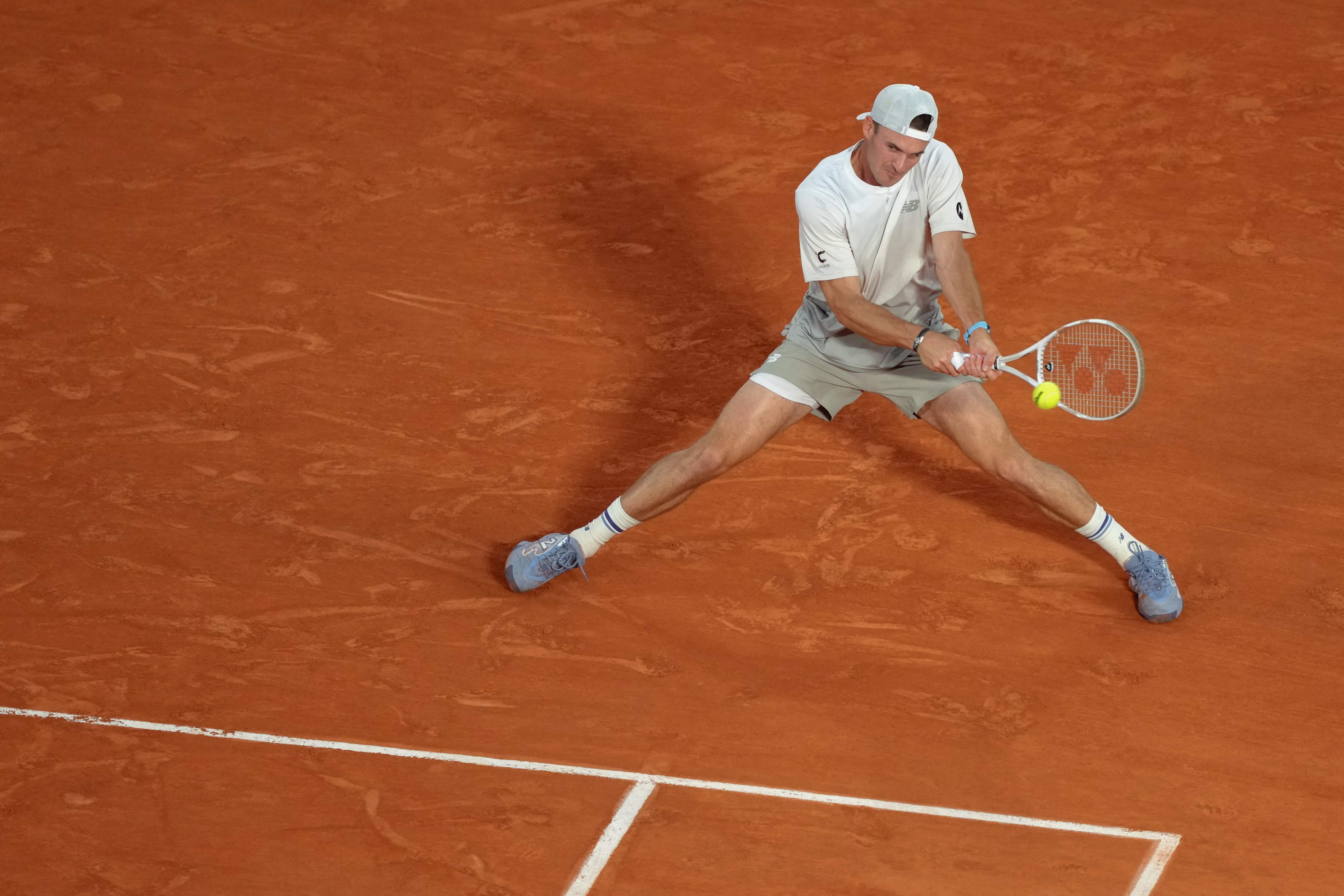 法国网球队血洗英国网球队,阿尔卡拉斯送出助攻 法国网球队血洗英国网球队,阿尔卡拉斯送出助攻