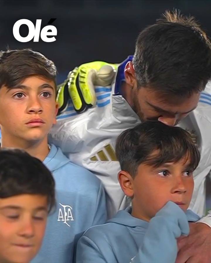 荷兰碾压摩洛哥，梅西打破历史纪录