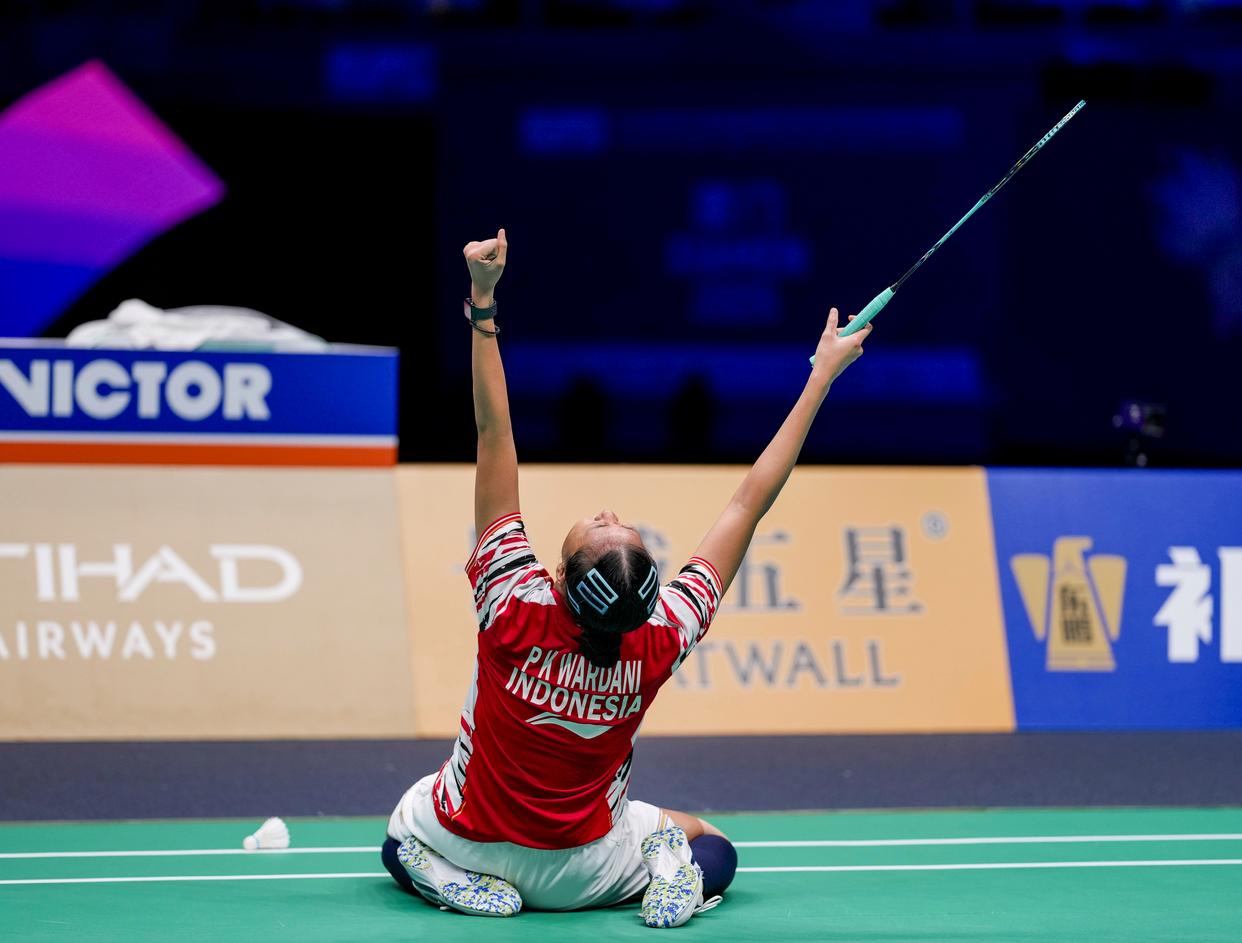 英格兰羽毛球队碾压泰国羽毛球队,戴资颖统治全场 英格兰羽毛球队碾压泰国羽毛球队,戴资颖统治全场