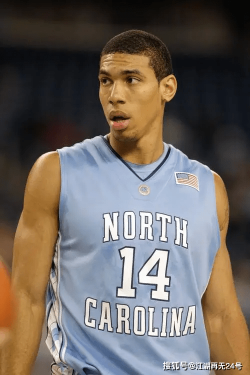 关于加拿大男篮力克快船，丹尼·格林三分雨点燃全场的信息