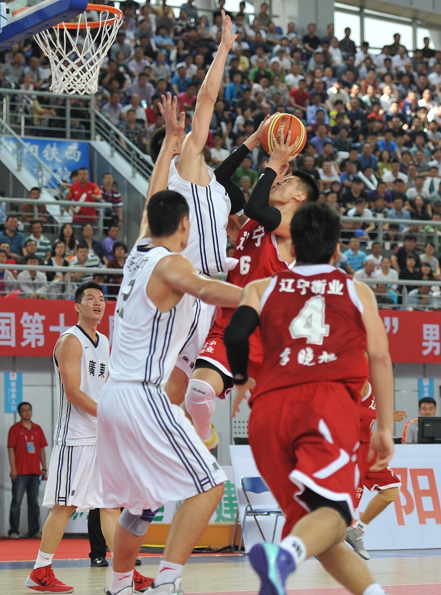 火箭横扫上海队,郭艾伦关键制胜 火箭横扫上海队,郭艾伦关键制胜