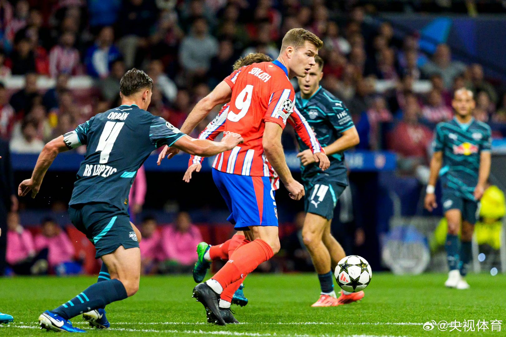 哥伦比亚绝杀皇马,莱万高光表现 哥伦比亚绝杀皇马,莱万高光表现