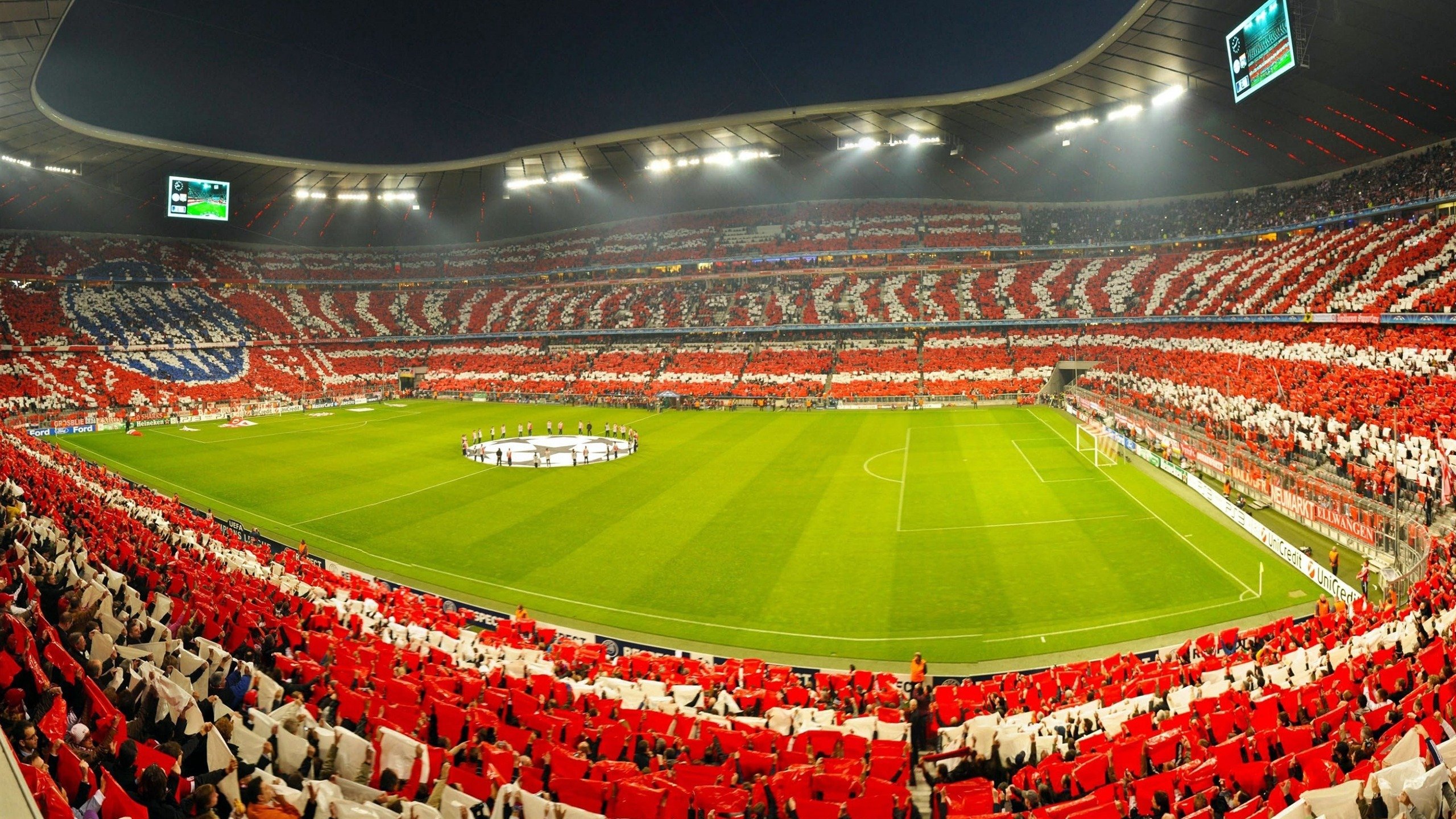 终场哨与终场灯，当曼城锁定英超时，皮克在另一个战场封神