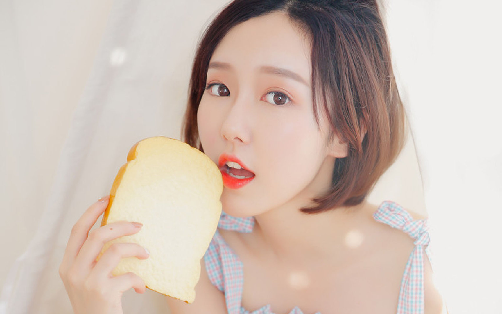 燃烧的羽毛,米切尔压哨一击点燃的不仅是记分牌