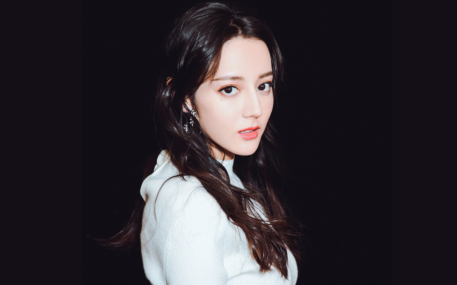 重剑与流水，当米切尔的高能输出撞上深圳队的节奏奇才