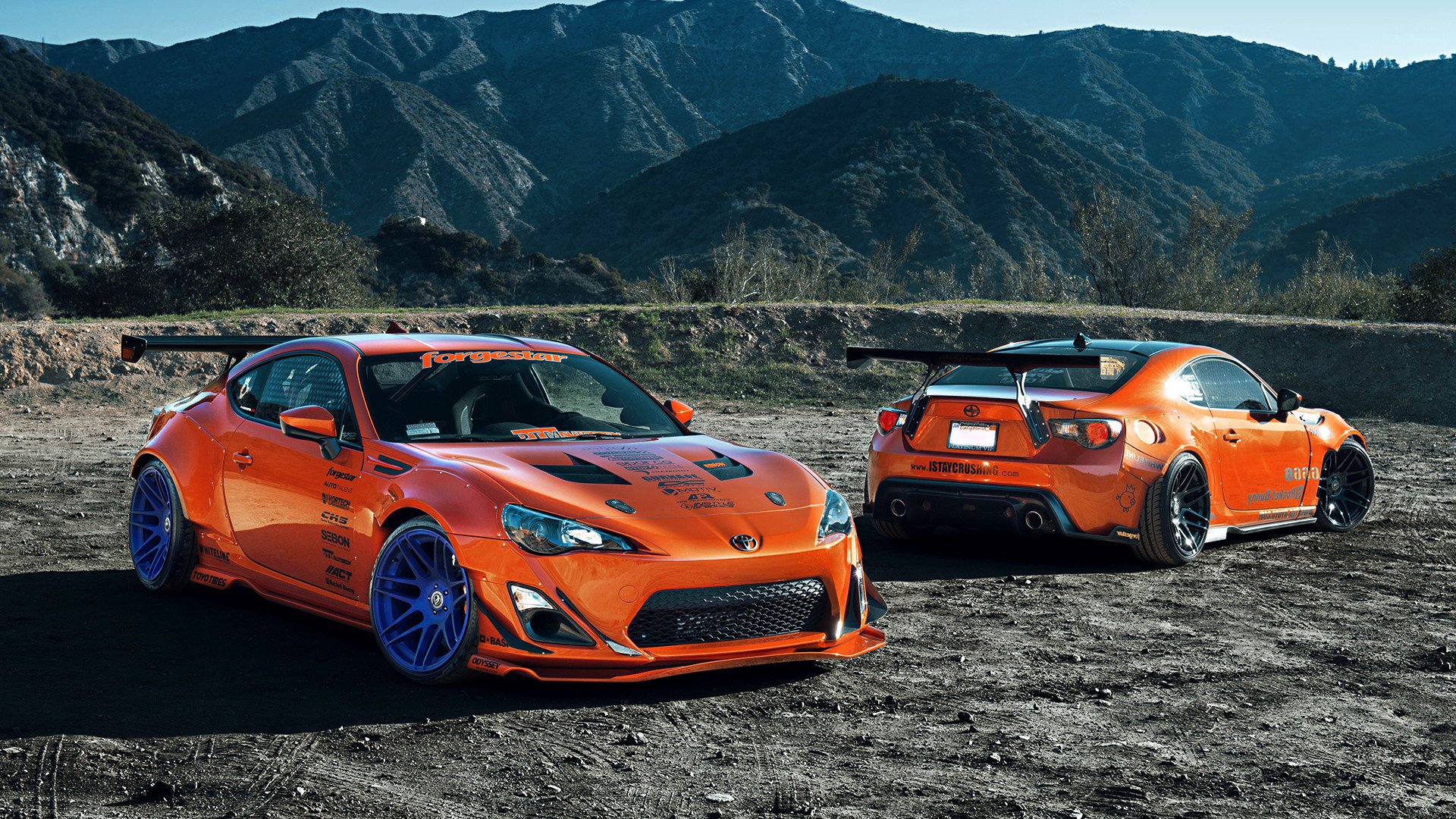 赛道与球场,极速变奏与冰封哨声